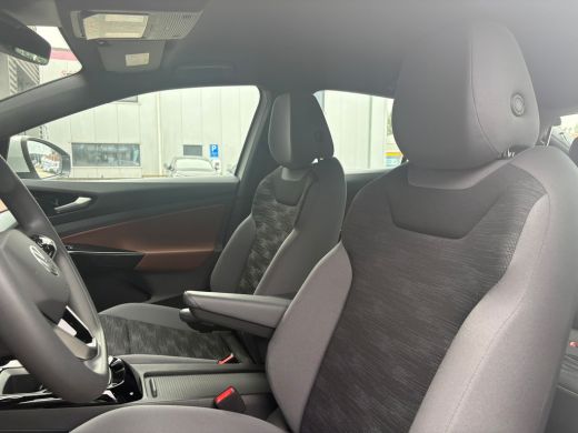 Volkswagen ID.5 Pro Performance 204 pk | Parkeersenoren | Apple Carplay | Stoel/stuur verwarming | ActivLease financial lease