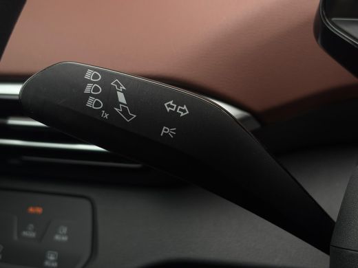 Volkswagen ID.5 Pro Performance 204 pk | Parkeersenoren | Apple Carplay | Stoel/stuur verwarming | ActivLease financial lease