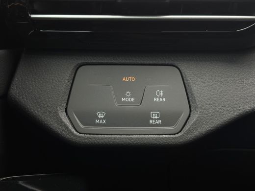 Volkswagen ID.5 Pro Performance 204 pk | Parkeersenoren | Apple Carplay | Stoel/stuur verwarming | ActivLease financial lease