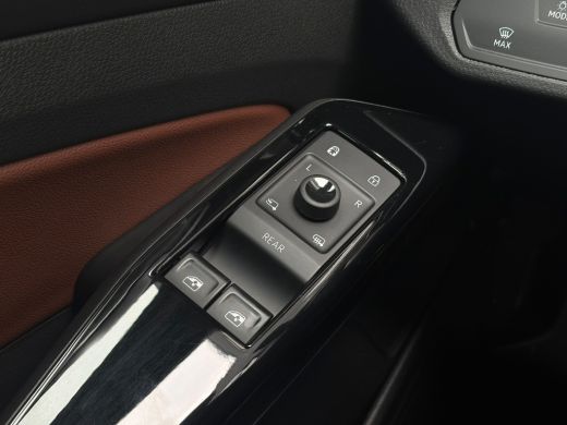 Volkswagen ID.5 Pro Performance 204 pk | Parkeersenoren | Apple Carplay | Stoel/stuur verwarming | ActivLease financial lease