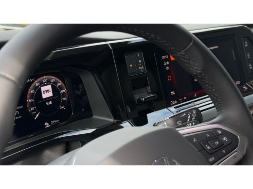 Volkswagen Multivan Bulli eHybrid lang 4MOTION | Vis-A-Vis | Trekhaak | 4 Seizoenen Banden | Art Velours | IQ-Light |... ActivLease financial lease
