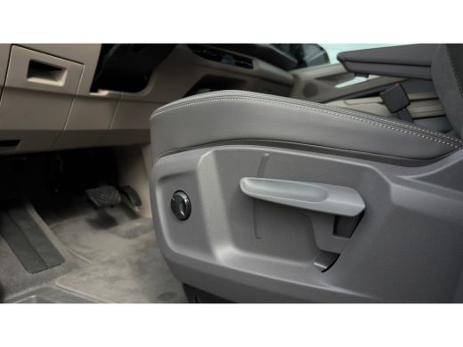 Volkswagen Multivan Bulli eHybrid lang 4MOTION | Vis-A-Vis | Trekhaak | 4 Seizoenen Banden | Art Velours | IQ-Light |... ActivLease financial lease