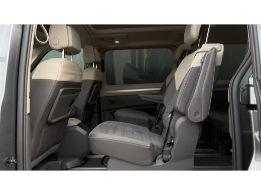 Volkswagen Multivan Bulli eHybrid lang 4MOTION | Vis-A-Vis | Trekhaak | 4 Seizoenen Banden | Art Velours | IQ-Light |... ActivLease financial lease