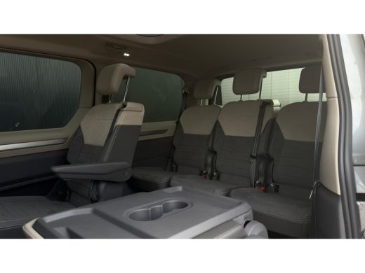 Volkswagen Multivan Bulli eHybrid lang 4MOTION | Vis-A-Vis | Trekhaak | 4 Seizoenen Banden | Art Velours | IQ-Light |... ActivLease financial lease