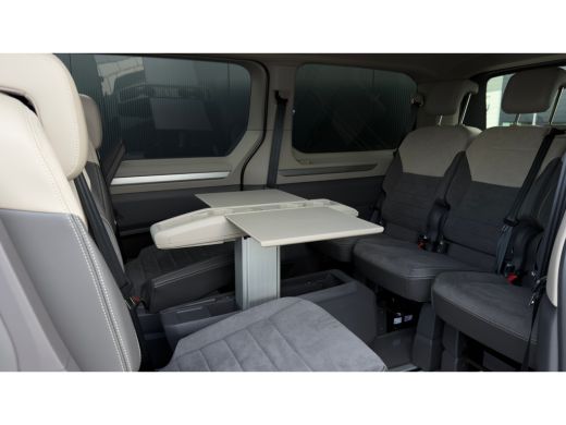 Volkswagen Multivan Bulli eHybrid lang 4MOTION | Vis-A-Vis | Trekhaak | 4 Seizoenen Banden | Art Velours | IQ-Light |... ActivLease financial lease