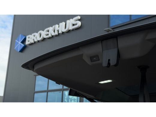 Volkswagen Multivan Bulli eHybrid lang 4MOTION | Vis-A-Vis | Trekhaak | 4 Seizoenen Banden | Art Velours | IQ-Light |... ActivLease financial lease