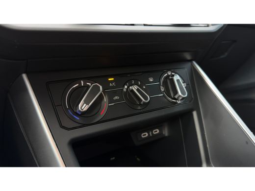 Volkswagen Polo 1.0TSI 95pk Life Edition | Camera | Apple Carplay | Navi | Parkeersensoren voor en achter (Park D... ActivLease financial lease