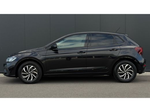 Volkswagen Polo 1.0TSI 95pk Life Edition | Camera | Apple Carplay | Navi | Parkeersensoren voor en achter (Park D... ActivLease financial lease