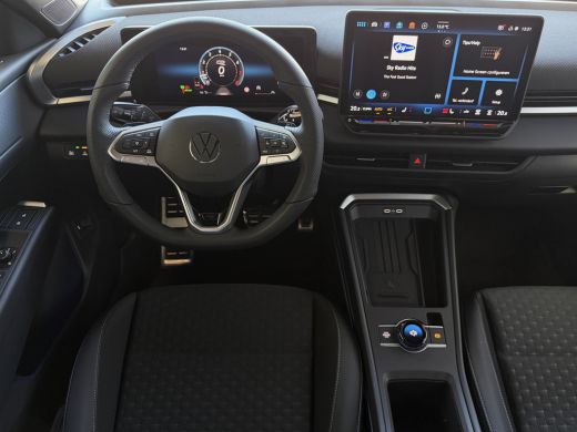 Volkswagen T-Roc 1.5 150PK eTSI R-LINE 06/2026 EDITION IQ LED/GRIL LOGO STOEL/STUUR.VERW ELEK.KLEP 2026 ActivLease financial lease