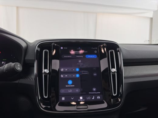Volvo  XC40 Recharge Pure Black Edition [3-Fase-11kW] {SoH-94%} (INCL-BTW) Aut. *HEATPUMP | PANO | MEMORY-PAC... ActivLease financial lease