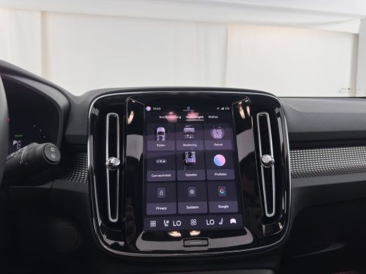 Volvo  XC40 Recharge Pure Black Edition [3-Fase-11kW] {SoH-94%} (INCL-BTW) Aut. *HEATPUMP | PANO | MEMORY-PAC... ActivLease financial lease