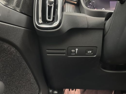 Volvo  XC40 Recharge Pure Black Edition [3-Fase-11kW] {SoH-94%} (INCL-BTW) Aut. *HEATPUMP | PANO | MEMORY-PAC... ActivLease financial lease