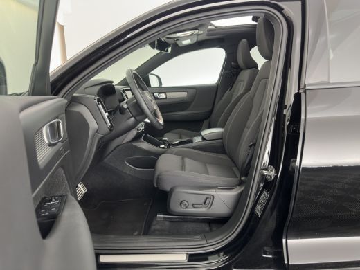 Volvo  XC40 Recharge Pure Black Edition [3-Fase-11kW] {SoH-94%} (INCL-BTW) Aut. *HEATPUMP | PANO | MEMORY-PAC... ActivLease financial lease