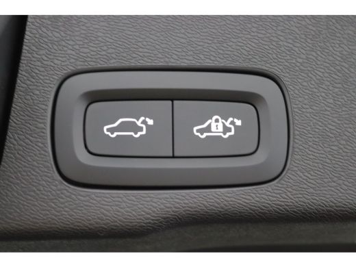Volvo  XC60 T6 AWD Ultra Black Edition | Luchtvering | Trekhaak | Snel Beschikbaar | Harman/Kardon | ActivLease financial lease