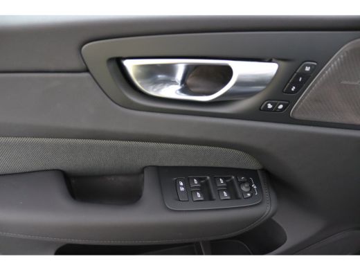 Volvo  XC60 T6 AWD Ultra Black Edition | Luchtvering | Trekhaak | Snel Beschikbaar | Harman/Kardon | ActivLease financial lease