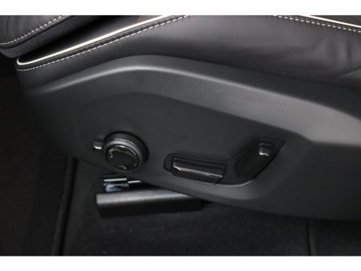 Volvo  XC60 T6 AWD Ultra Black Edition | Luchtvering | Trekhaak | Snel Beschikbaar | Harman/Kardon | ActivLease financial lease