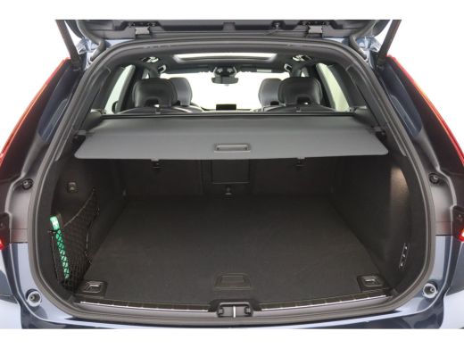 Volvo  XC60 T6 AWD Ultra Black Edition | Luchtvering | Trekhaak | Snel Beschikbaar | Harman/Kardon | ActivLease financial lease