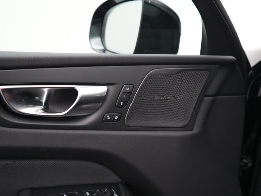 Volvo  XC60 T6 Recharge AWD Ultra Black Edition | Luchtvering | Head-Up | 360&deg; | Harman/Kardon | Panoramadak ... ActivLease financial lease