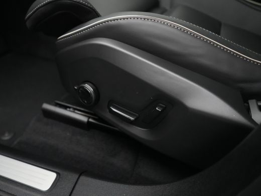 Volvo  XC60 T6 Recharge AWD Ultra Black Edition | Luchtvering | Head-Up | 360&deg; | Harman/Kardon | Panoramadak ... ActivLease financial lease