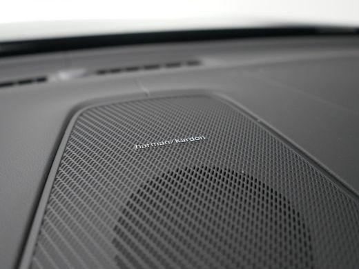 Volvo  XC60 T6 Recharge AWD Ultra Black Edition | Luchtvering | Head-Up | 360&deg; | Harman/Kardon | Panoramadak ... ActivLease financial lease