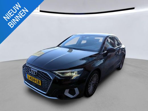 Audi A3 Limousine 30 TFSI Business edition NL-AUTO | CAMERA | AUTOMAAT | DIGIDASH ActivLease financial lease