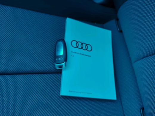 Audi A3 Limousine 30 TFSI Business edition NL-AUTO | CAMERA | AUTOMAAT | DIGIDASH ActivLease financial lease