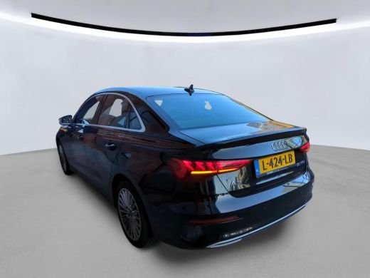 Audi A3 Limousine 30 TFSI Business edition NL-AUTO | CAMERA | AUTOMAAT | DIGIDASH ActivLease financial lease