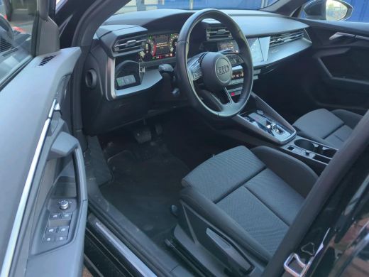 Audi A3 Limousine 30 TFSI Business edition NL-AUTO | CAMERA | AUTOMAAT | DIGIDASH ActivLease financial lease