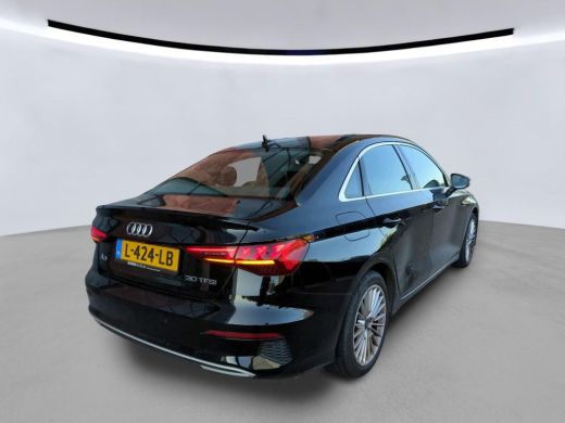 Audi A3 Limousine 30 TFSI Business edition NL-AUTO | CAMERA | AUTOMAAT | DIGIDASH ActivLease financial lease