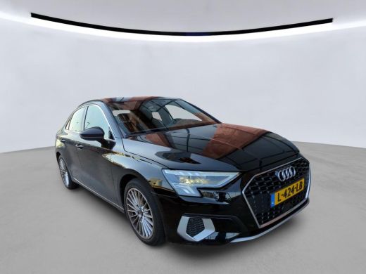 Audi A3 Limousine 30 TFSI Business edition NL-AUTO | CAMERA | AUTOMAAT | DIGIDASH ActivLease financial lease