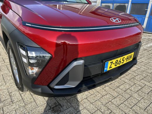 Hyundai Kona 1.6 GDI HEV Comfort | Cruise Control | Apple Carplay | Cruise Control  | Climate Control | Parkee... ActivLease financial lease