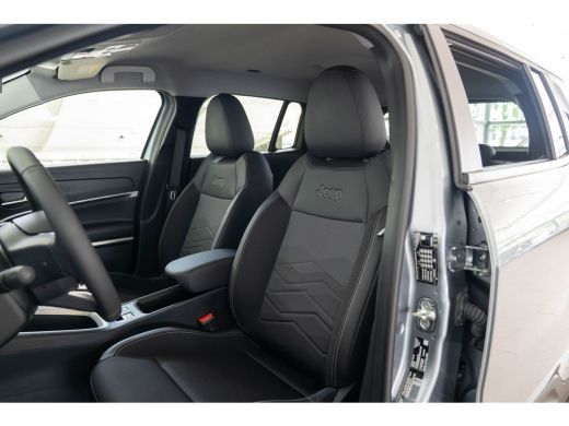 Jeep Avenger Summit 54 kWh | SOH 97% | Camera | Apple Carplay & Android Auto | Climate Controle | Parkeersenso... ActivLease financial lease