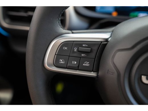 Jeep Avenger Summit 54 kWh | SOH 97% | Camera | Apple Carplay & Android Auto | Climate Controle | Parkeersenso... ActivLease financial lease