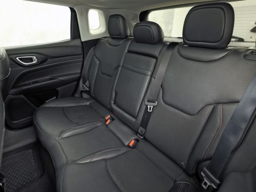 Jeep Compass 4xe 240 Plug-in Hybrid Electric Trailhawk 240Pk Automaat (PANORAMADAK, VIRTUAL COCKPIT, APPLE CAR... ActivLease financial lease