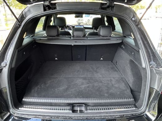 Mercedes-Benz GLC 300e AMG // Panoramadak // Memory Stoelen // 360 Camera // Carplay // Keyless Entry // Privacy Gl... ActivLease financial lease