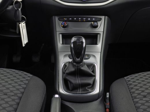Opel Astra Sports Tourer 1.2 Sport (APPLE CARPLAY, NAVIGATIE, CRUISE, TREKHAAK, SPORTSTOELEN, PARKEERSENSORE... ActivLease financial lease