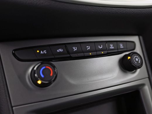 Opel Astra Sports Tourer 1.2 Sport (APPLE CARPLAY, NAVIGATIE, CRUISE, TREKHAAK, SPORTSTOELEN, PARKEERSENSORE... ActivLease financial lease