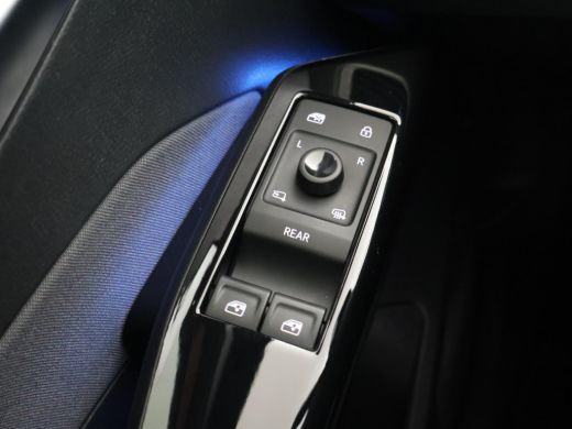 Volkswagen ID.3 PRO 58 KWH + SFEERVERLICHTING | HEAD-UP | ADAPTIVE CRUISE | 18 INCH | STOELVERW. | CARPLAY ActivLease financial lease