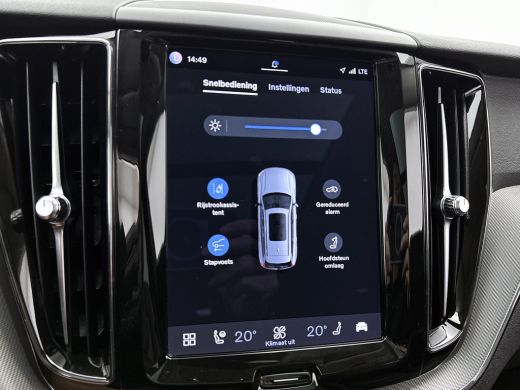 Volvo  XC60 2.0 T6 Plug-in LongRange AWD Plus Bright / Panoramadak / Pdc+Camera / NL.Auto / Stoel-Stuurverwar... ActivLease financial lease