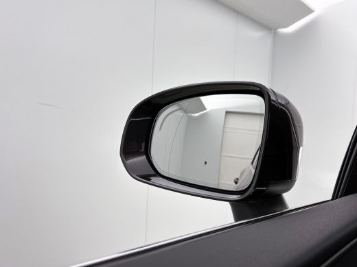 Volvo  XC60 2.0 T6 Plug-in LongRange AWD Plus Bright / Panoramadak / Pdc+Camera / NL.Auto / Stoel-Stuurverwar... ActivLease financial lease