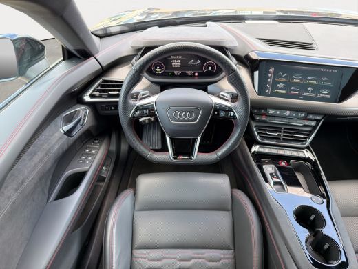Audi e-tron GT RS 93 kWh | Premium audio installatie | 360&deg; Camera | Voorstoelen met massagefunctie en geventile... ActivLease financial lease