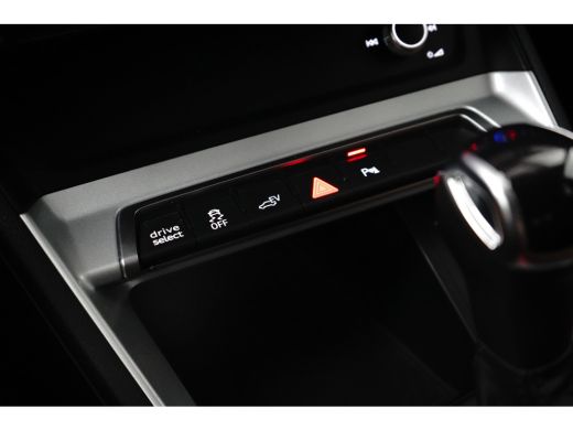 Audi Q3 45 TFSIe Pro Line | LEDER | NAVIGATIE | STOELVERW. | ADAPT. CRUISE | ELEKTR. A. KLEP | LED | 18 INCH ActivLease financial lease