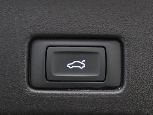 Audi Q4 Sportback e-tron | SOH 93,3% | Leder | Adaptive cruise | Stoelverwarming | Trekhaak | Camera | Park assist | Clima... ActivLease financial lease