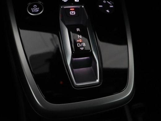Audi Q4 Sportback e-tron | SOH 93,3% | Leder | Adaptive cruise | Stoelverwarming | Trekhaak | Camera | Park assist | Clima... ActivLease financial lease