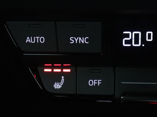 Audi Q4 Sportback e-tron | SOH 93,3% | Leder | Adaptive cruise | Stoelverwarming | Trekhaak | Camera | Park assist | Clima... ActivLease financial lease