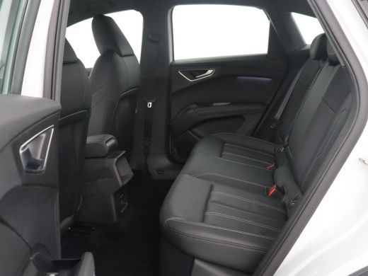 Audi Q4 Sportback e-tron | SOH 93,3% | Leder | Adaptive cruise | Stoelverwarming | Trekhaak | Camera | Park assist | Clima... ActivLease financial lease
