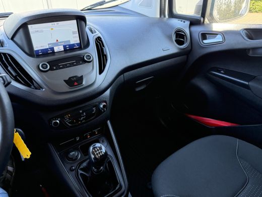 Ford Transit Courier 1.5 TDCI / 1e EIGENAAR / 47.060 KM! / AIRCO / NAVIGATIE / PARKEERSENSOREN ActivLease financial lease
