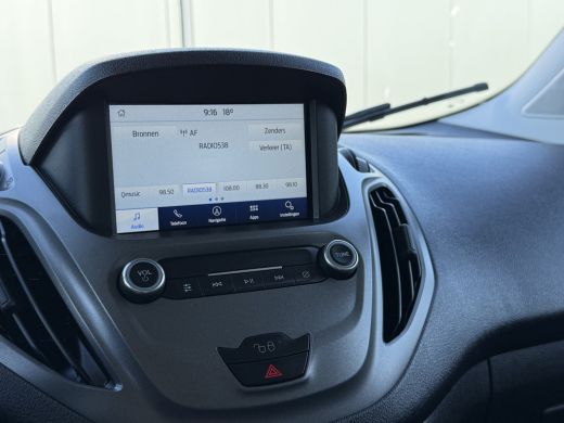 Ford Transit Courier 1.5 TDCI / 1e EIGENAAR / 47.060 KM! / AIRCO / NAVIGATIE / PARKEERSENSOREN ActivLease financial lease