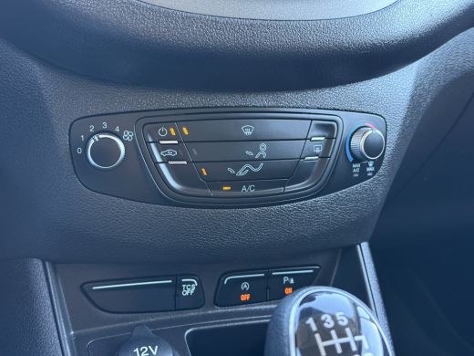 Ford Transit Courier 1.5 TDCI / 1e EIGENAAR / 47.060 KM! / AIRCO / NAVIGATIE / PARKEERSENSOREN ActivLease financial lease