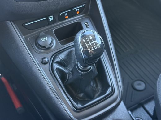 Ford Transit Courier 1.5 TDCI / 1e EIGENAAR / 47.060 KM! / AIRCO / NAVIGATIE / PARKEERSENSOREN ActivLease financial lease